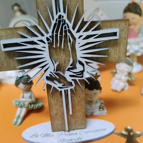 ✝️ Decorazione Prima Comunione con croce e mani giunte 🙏