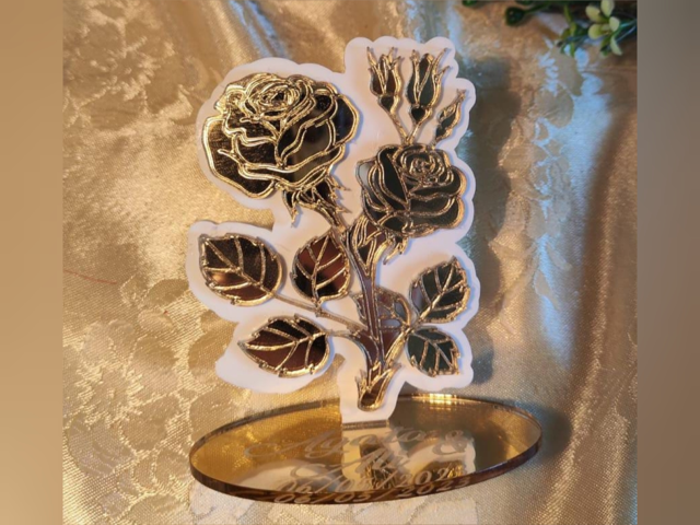 🌸 Decorazione Incisa  - Con Base  - Tema Floreale 🌿