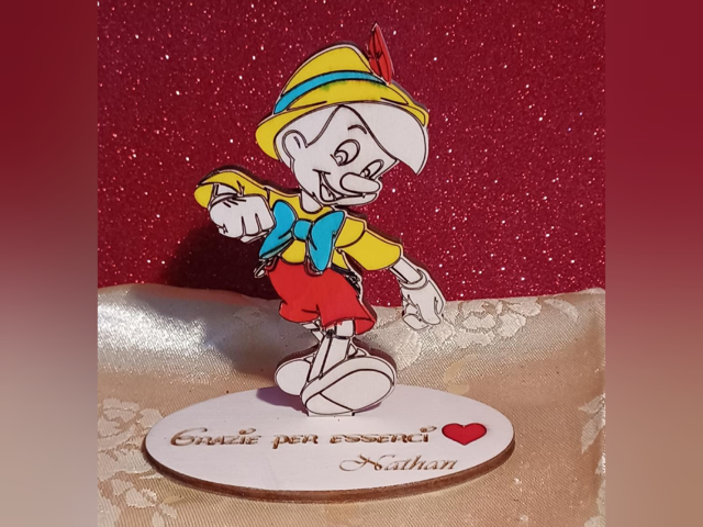 Decorazione Pinocchio con Base Dipinta a Mano
